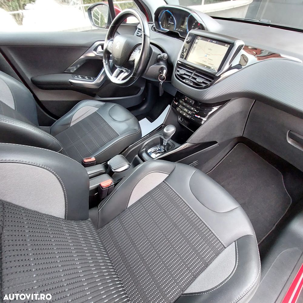 Peugeot 2008 PureTech 110 Stop&Start EAT6 Allure - 7