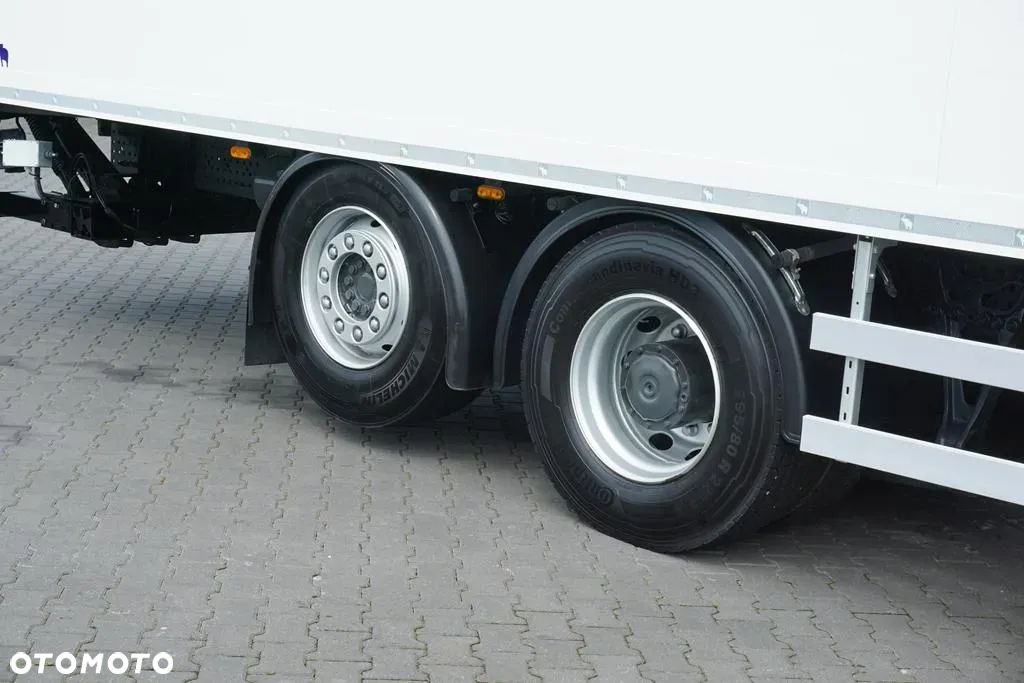 Mercedes-Benz ANTOS / 2535 / EURO 6 / CHŁODNIA + WINDA / 23 PALETY / OŚ SKRĘTNA - 31