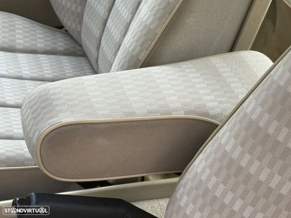 Mercedes-Benz 190 - 15