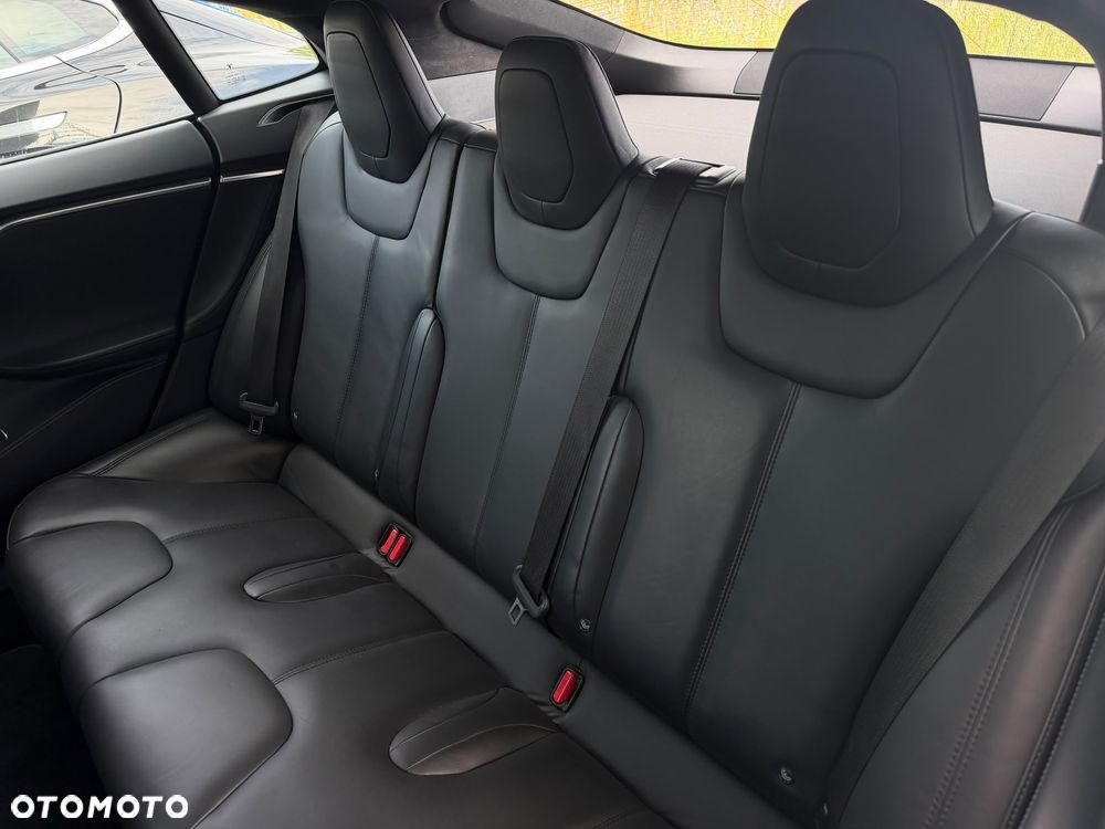 Tesla Model S - 26