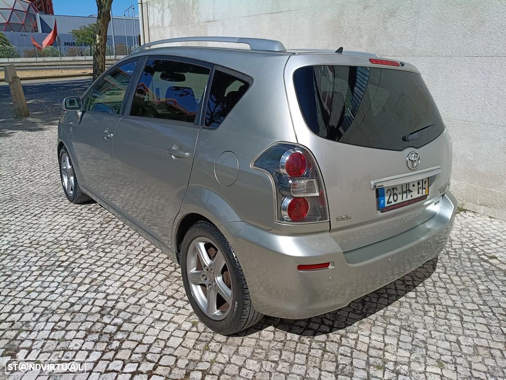 Toyota Corolla Verso 2.2 D-4D Sol - 3