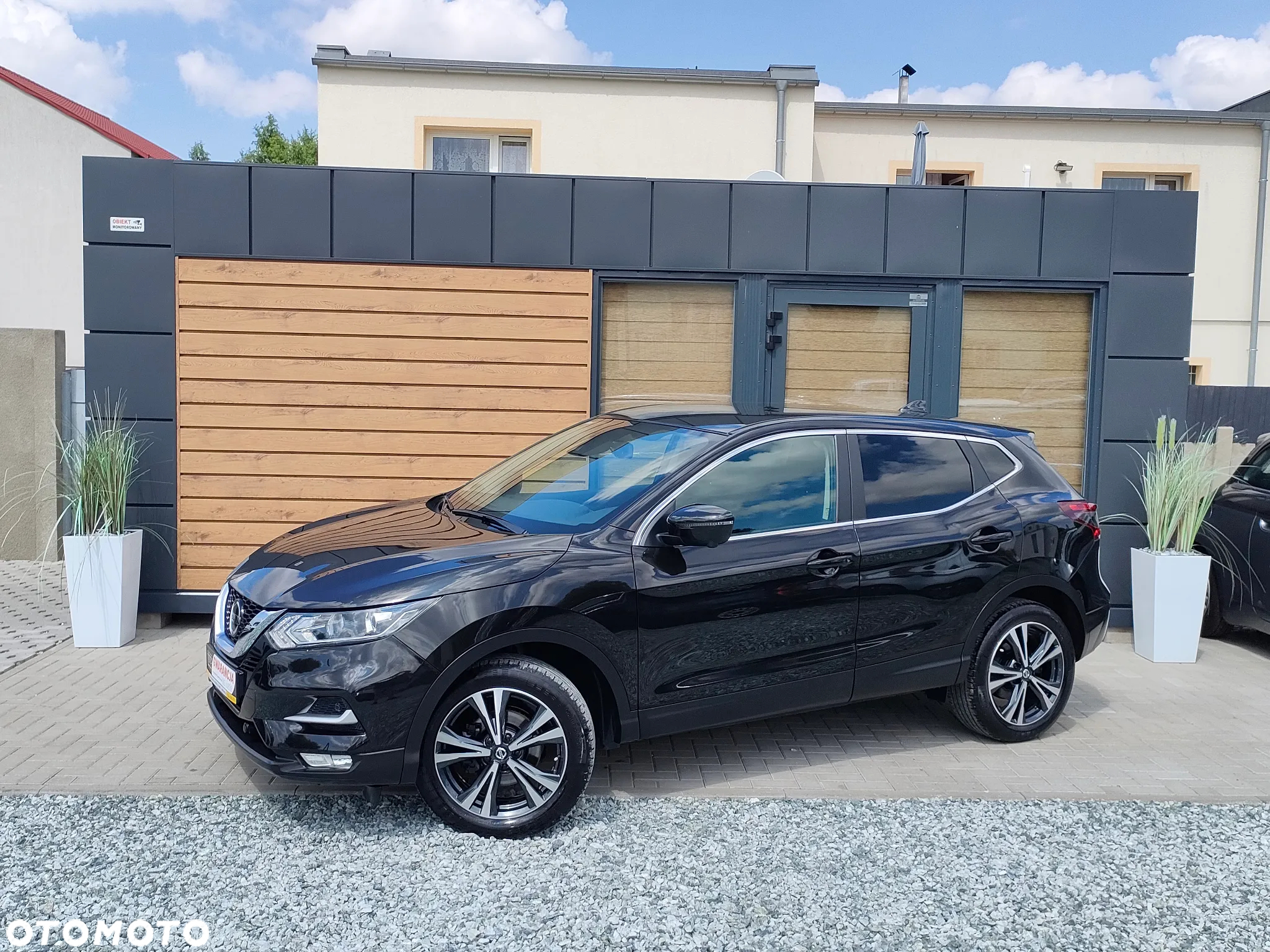 Nissan Qashqai 1.3 DIG-T N-Connecta DCT - 2