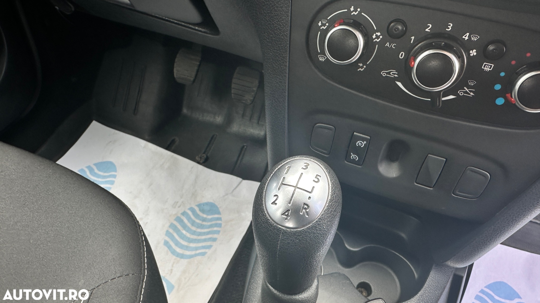 Dacia Sandero 1.2 16V 75 Celebration - 13