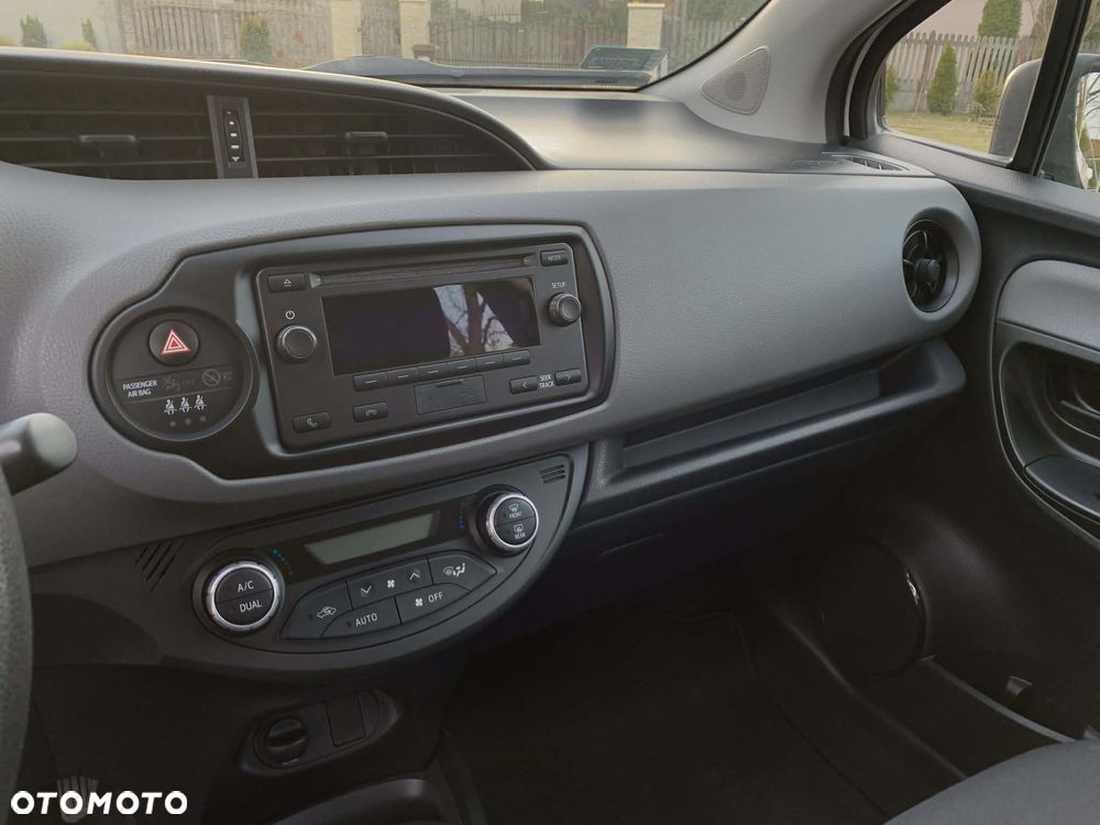 Toyota Yaris - 12