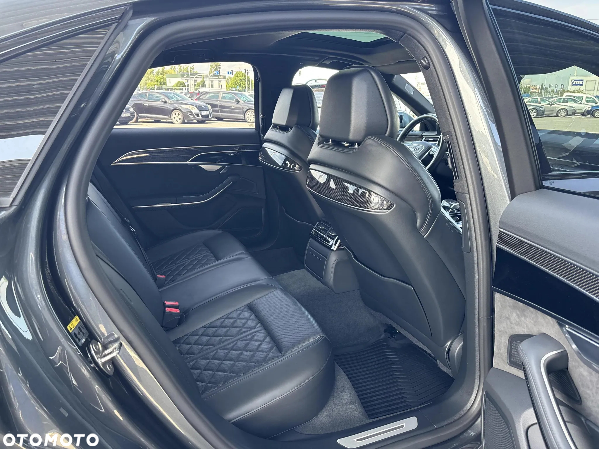 Audi S8 - 12