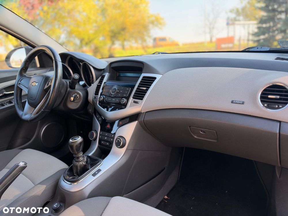 Chevrolet Cruze - 8