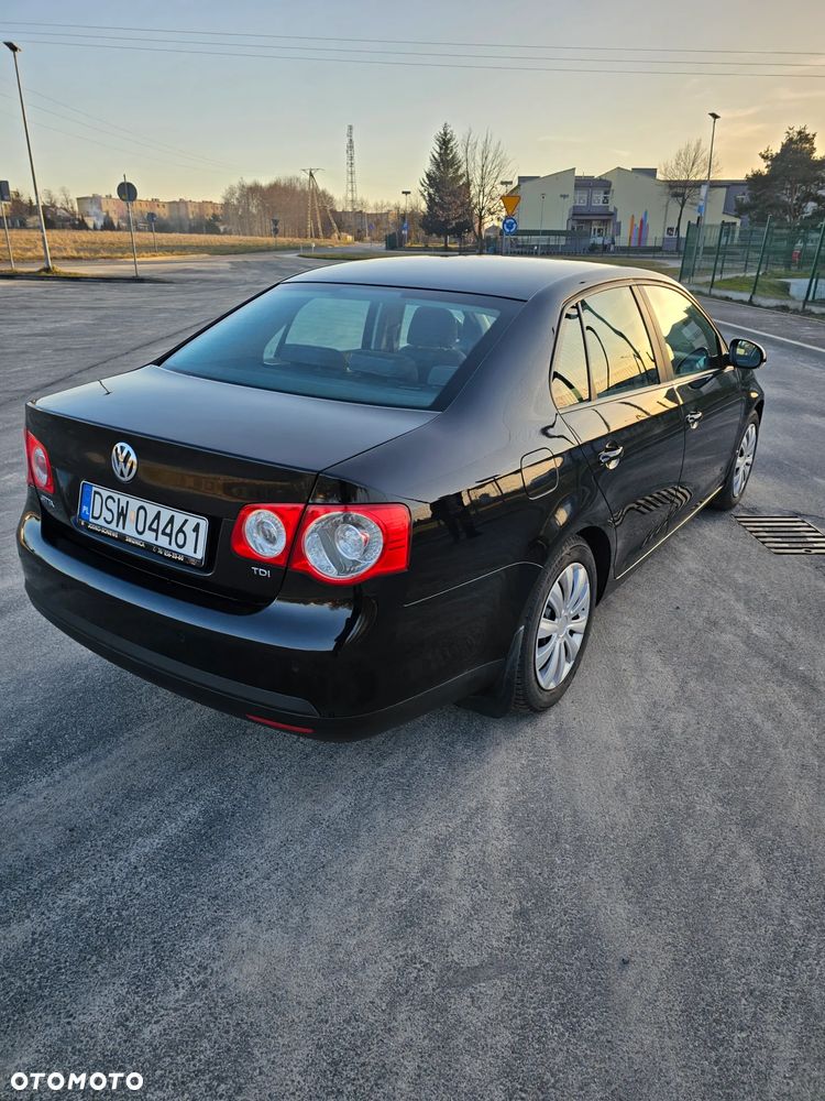 Volkswagen Jetta 1.9 TDI Trendline - 2