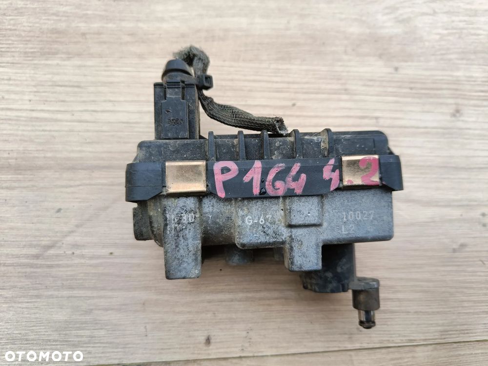 MERCEDES W211 W221 W164 4.0 V8 CDI NASTAWNIK STEROWNIK TURBOSPRĘŻARKI TURBO LEWY PRAWY G-67 G-68 - 2