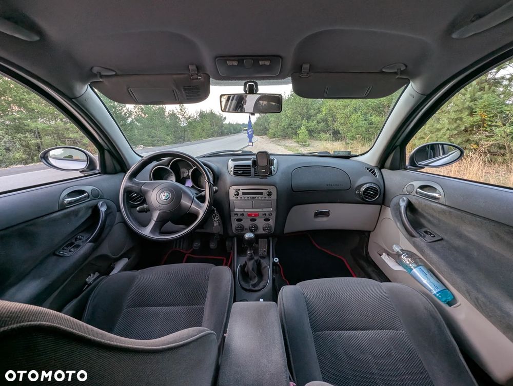 Alfa Romeo 147 1.9 JTD Distinctive - 11