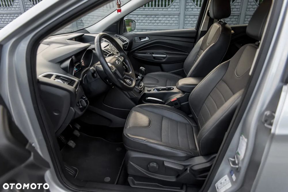 Ford Kuga 2.0 TDCi 2x4 Titanium - 15