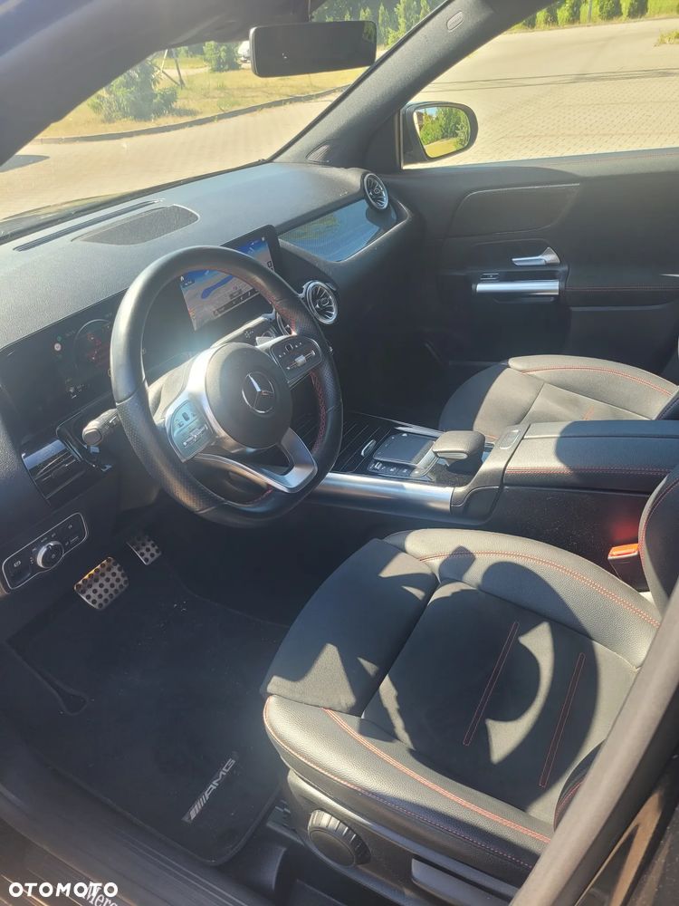 Mercedes-Benz GLA 200 d 8G-DCT AMG Line - 12