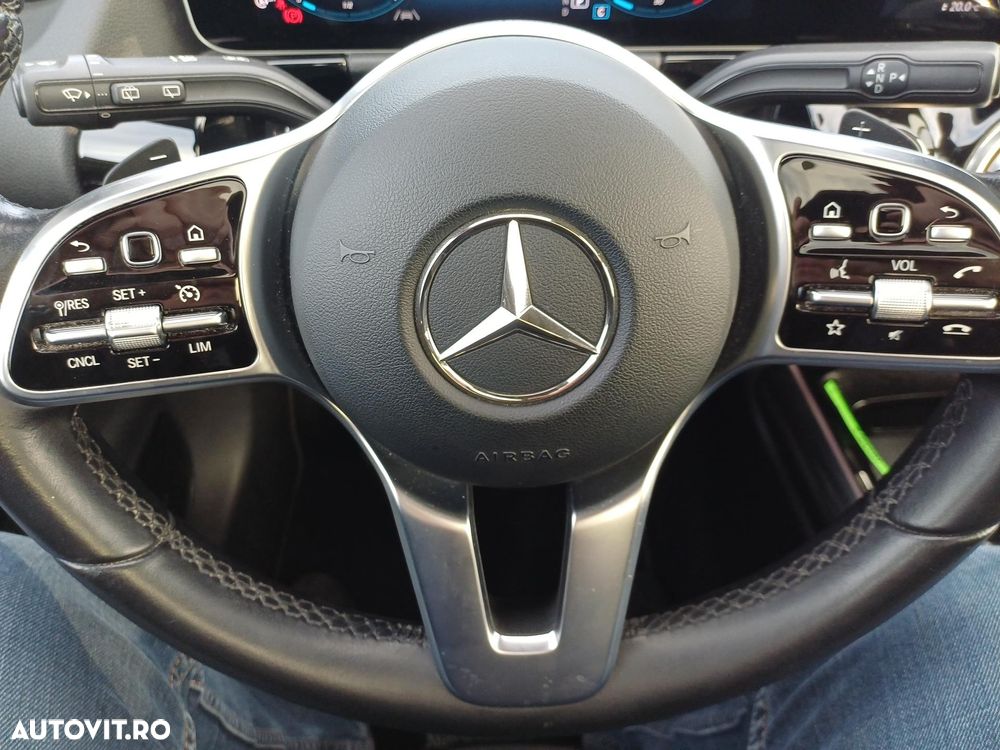 Mercedes-Benz GLA - 13