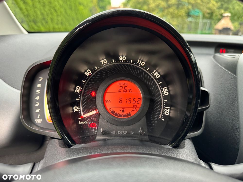 Toyota Aygo x-play - 17