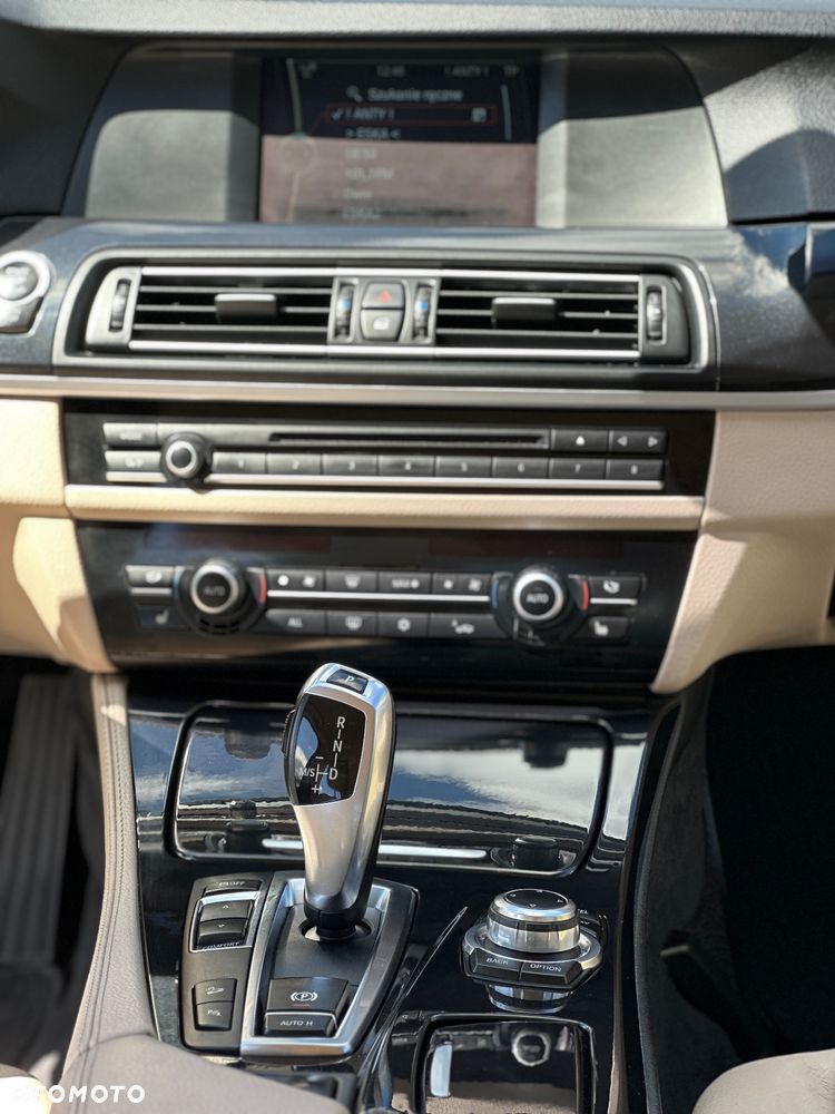 BMW Seria 5 525d xDrive Modern Line - 33