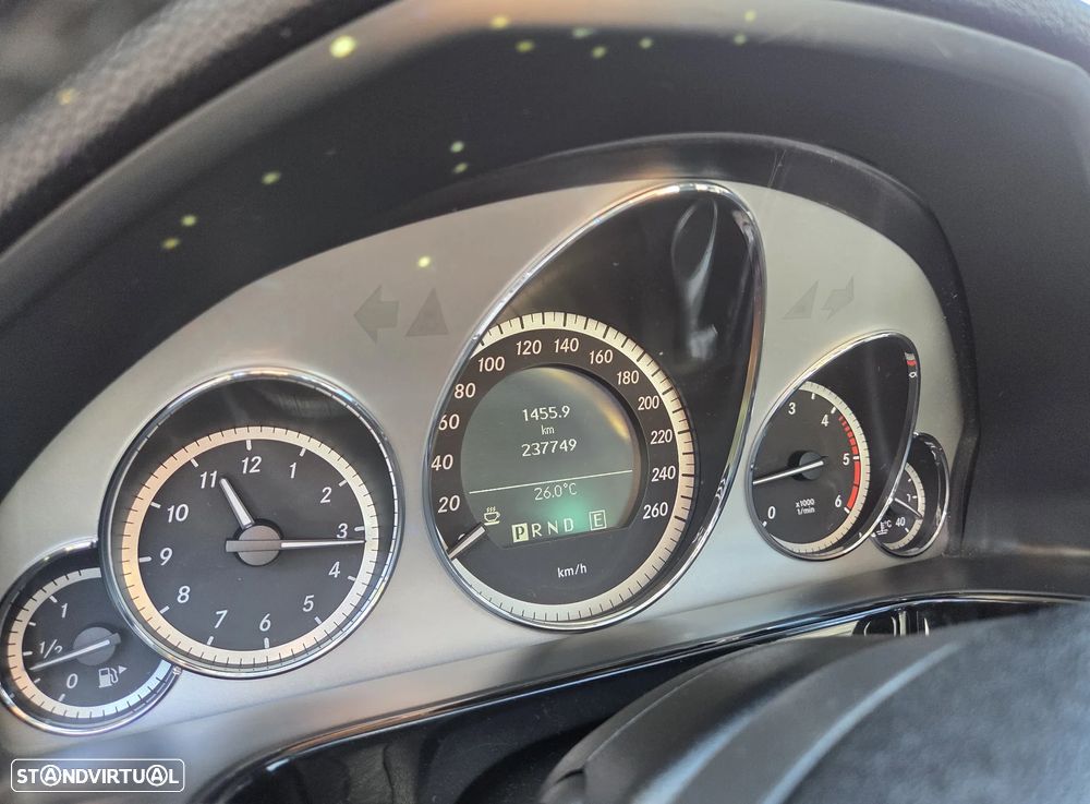 Mercedes-Benz E 250 CDi Elegance BlueEfficiency Auto. - 17