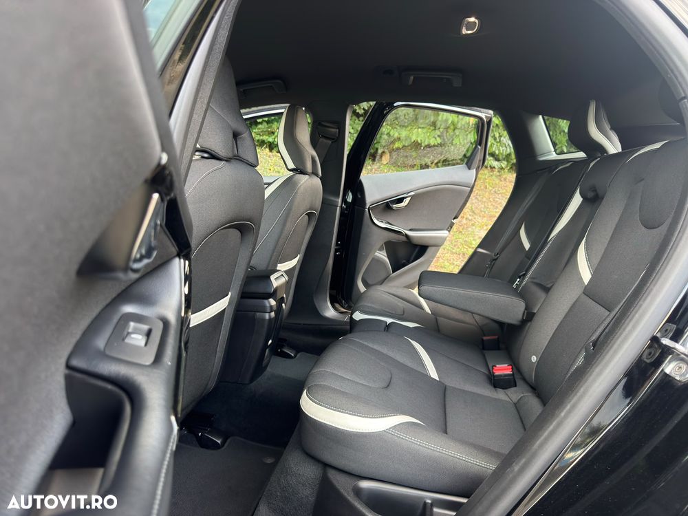 Volvo V40 D2 Geartronic Pro - 24