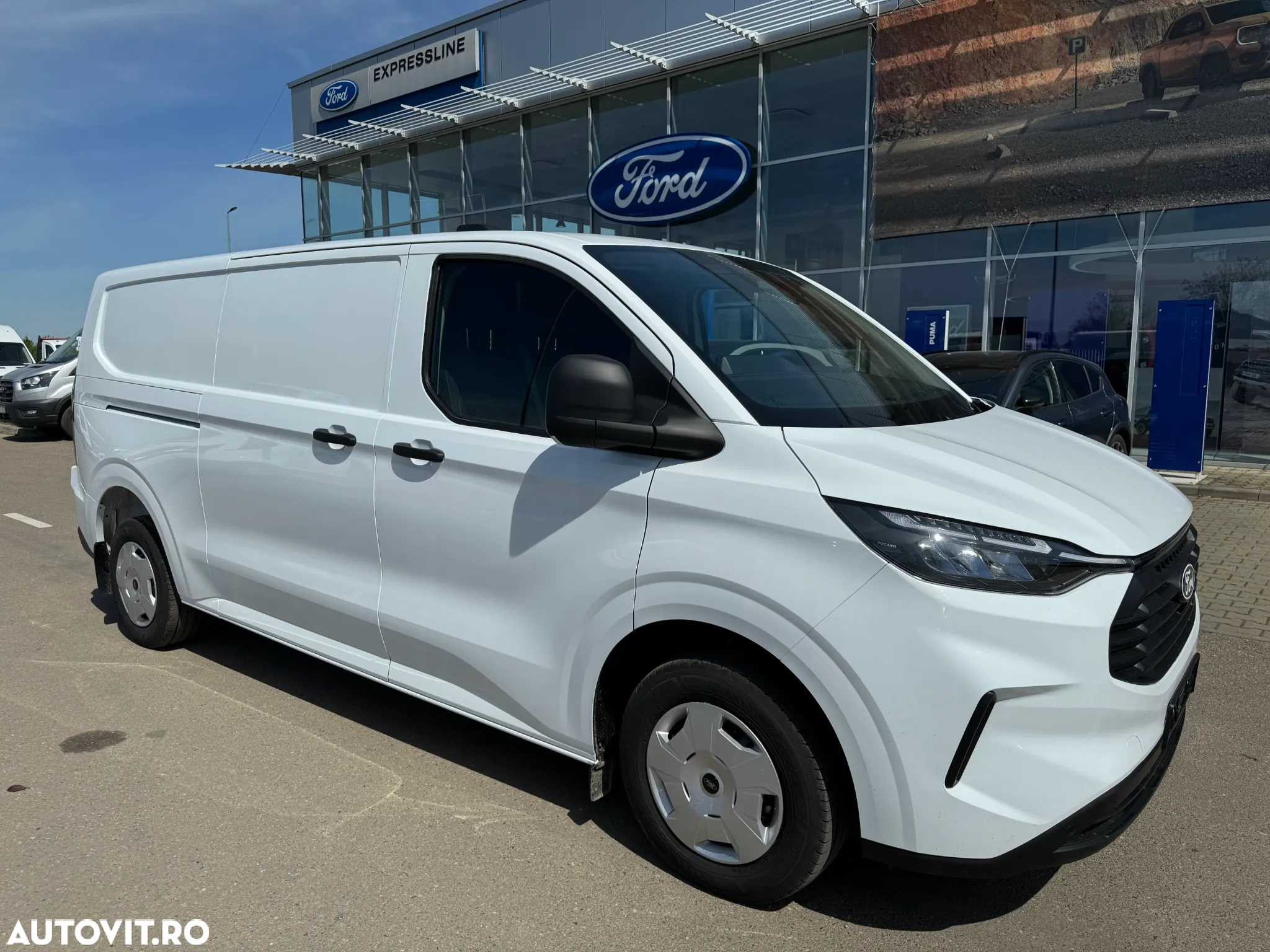 Ford Transit Custom Bus 320L 2.0 EcoBlue 136 CP 6MT L2H1 FWD Titanium - 4