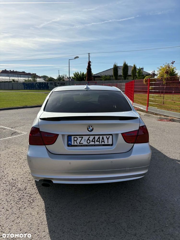 BMW Seria 3 318d - 5