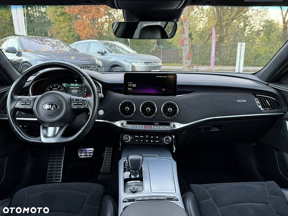 Kia Stinger - 22
