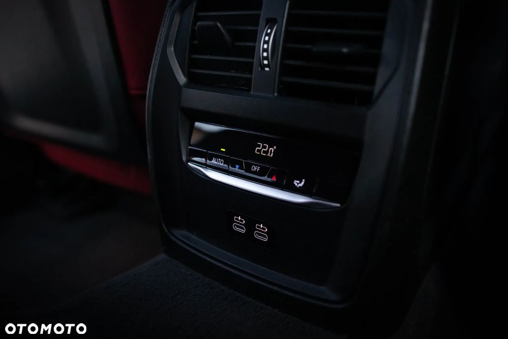 BMW Seria 3 330i xDrive M Sport - 40