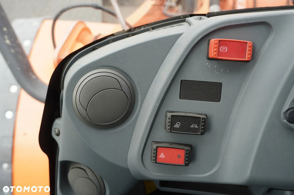 Hitachi ZW220 / 2 łyżki / Ładowarka przegubowa - 28