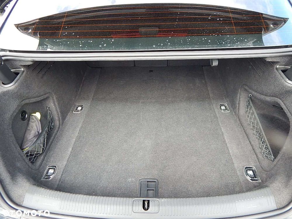 Audi A4 Limousine - 11