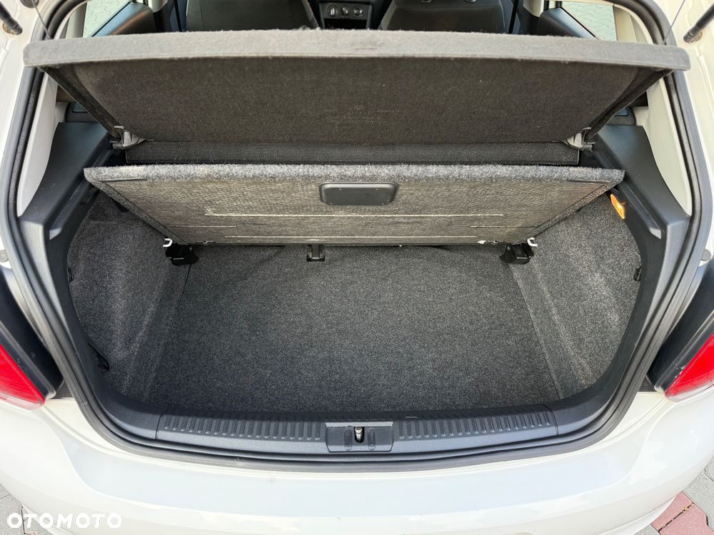 Volkswagen Polo 1.4 16V Trendline - 34