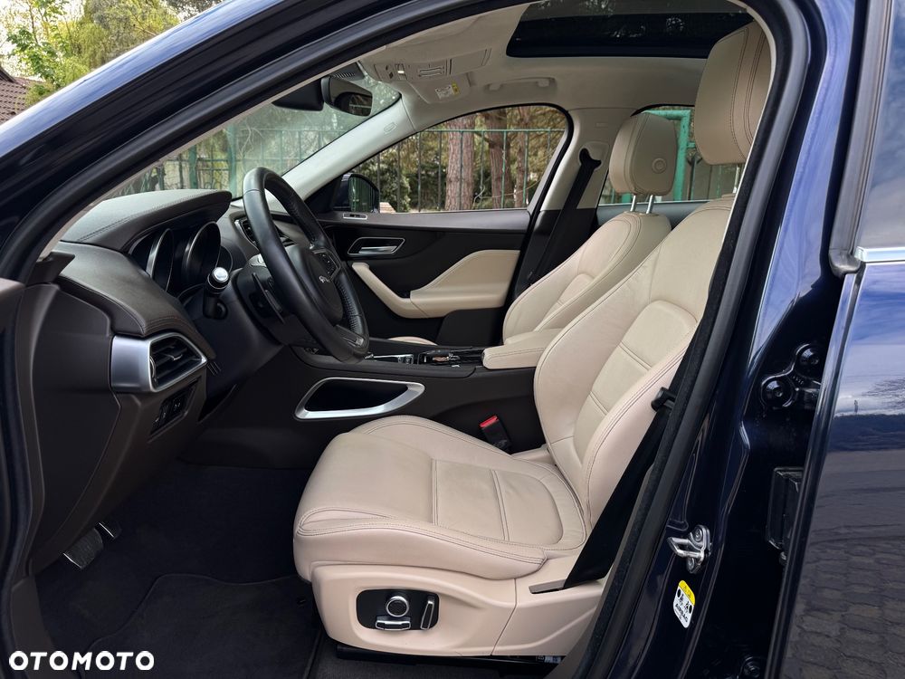 Jaguar F-Pace 25t AWD Prestige - 6
