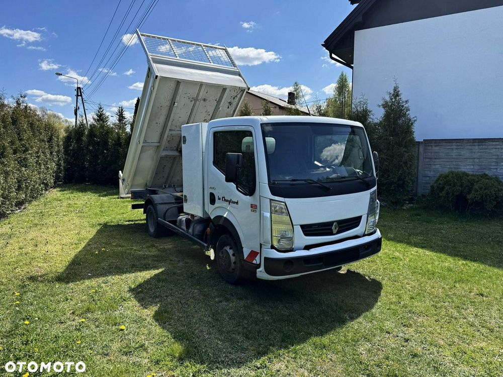 Renault Maxity - 13