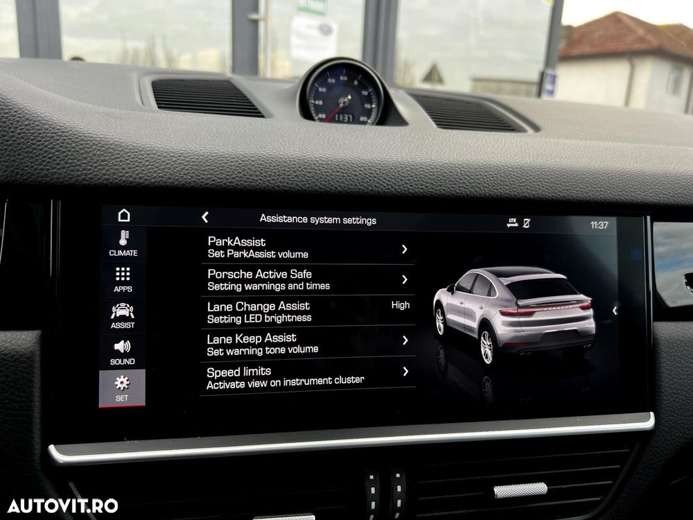 Porsche Cayenne - 35