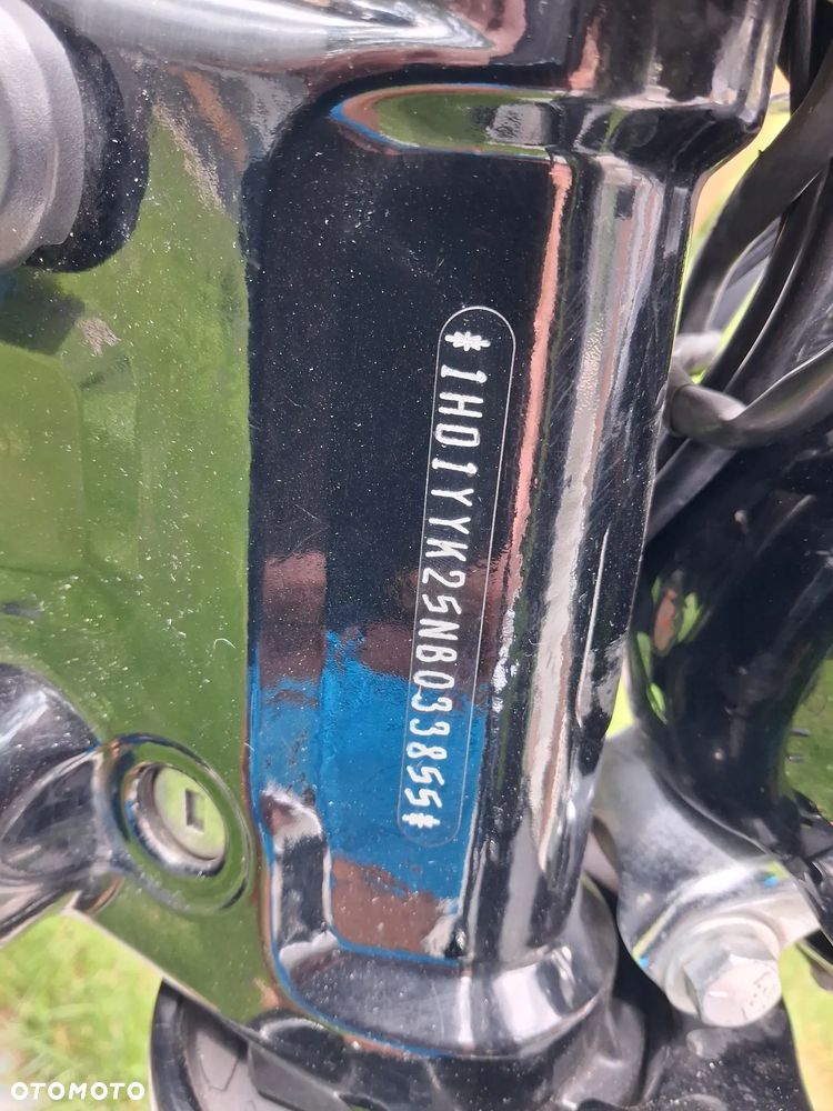 Harley-Davidson Dyna Street Bob - 4