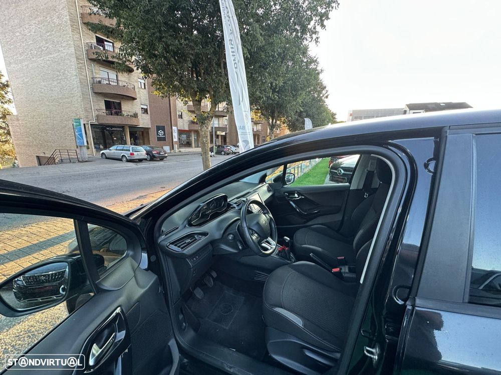 Peugeot 208 1.2 PureTech Style - 15