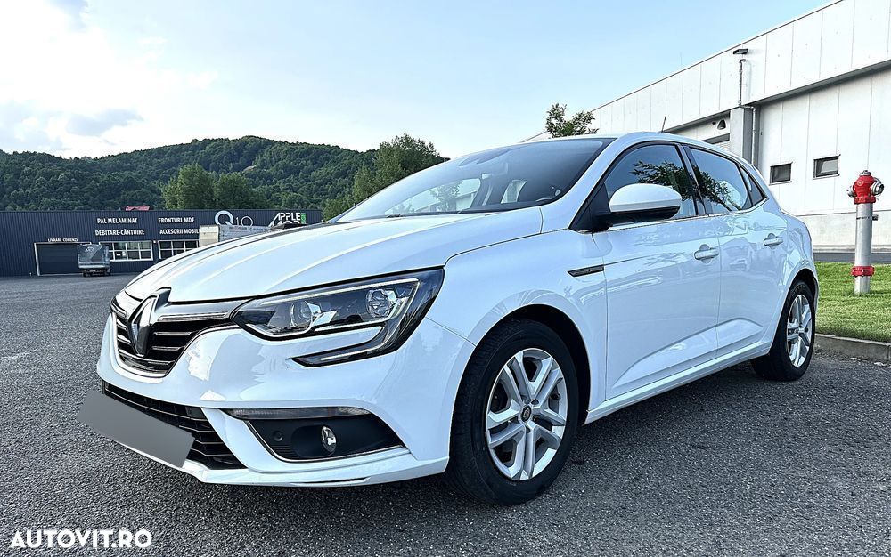 Renault Megane TCe 115 GPF ZEN - 13