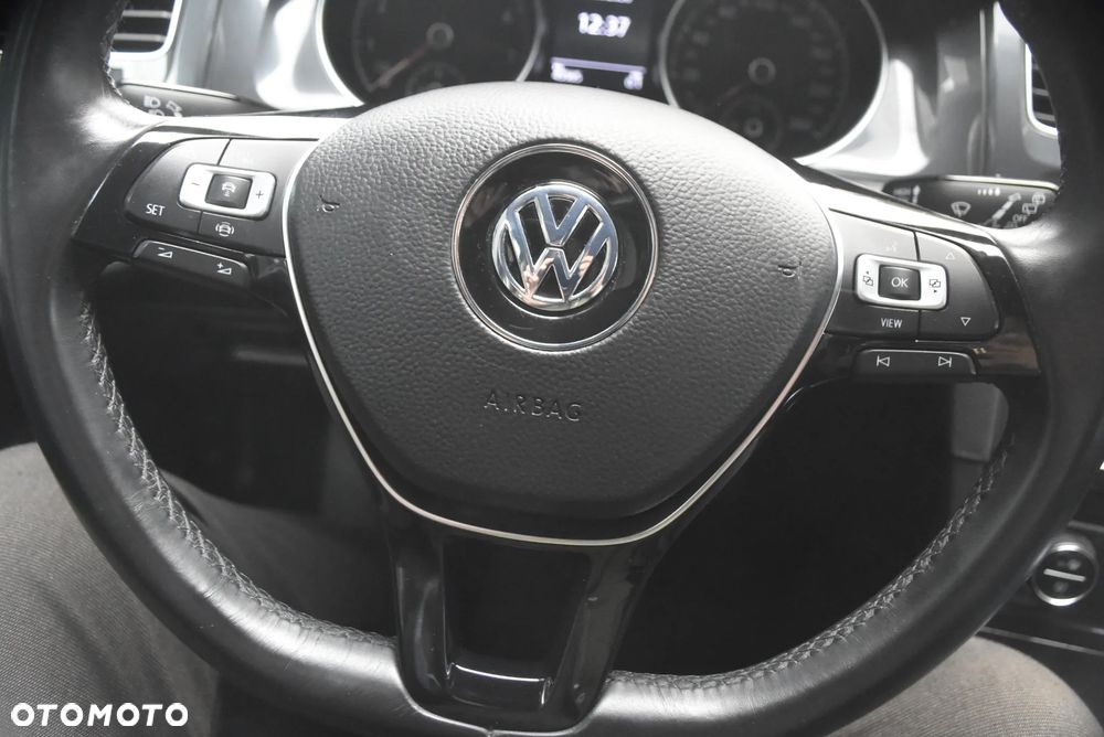 Volkswagen Golf - 23