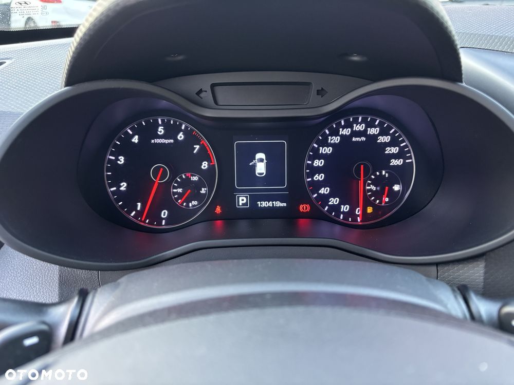 Hyundai Veloster - 8