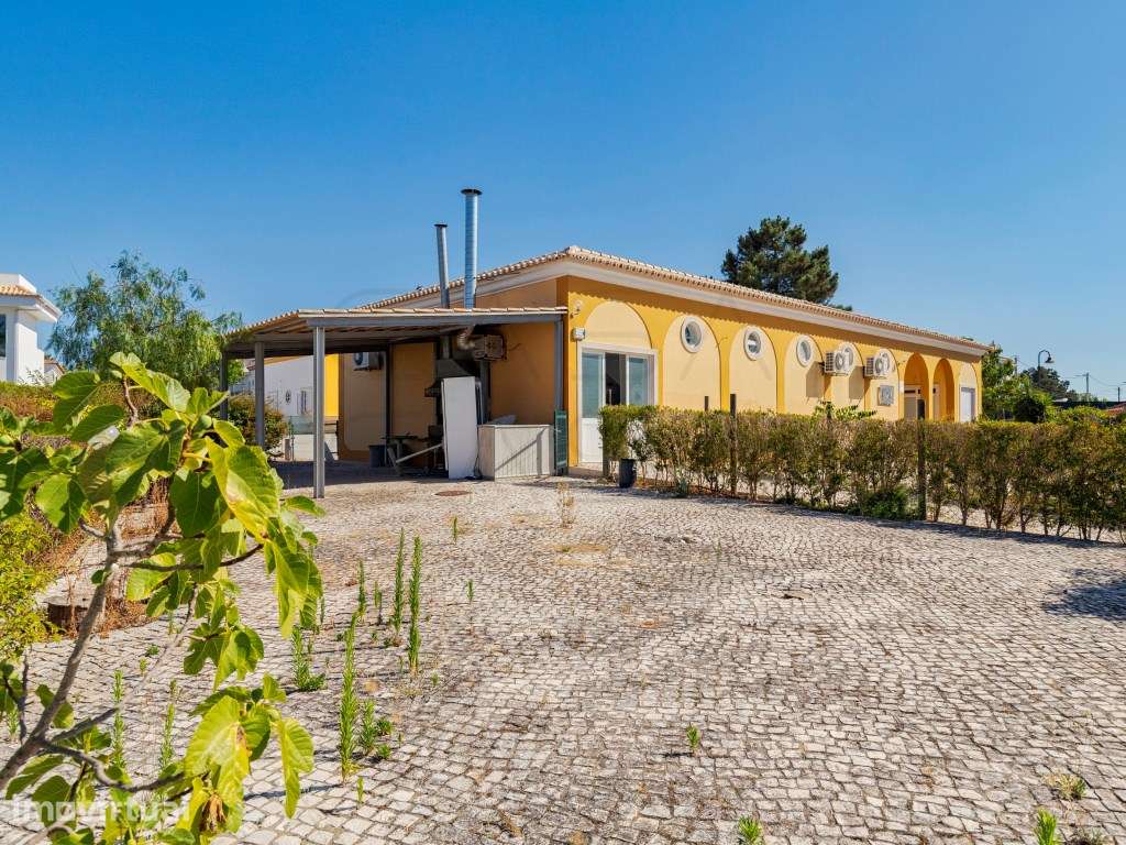 Restaurante mobilado e equipado com esplanada no Condomínio Casas d... - Grande imagem: 3/31