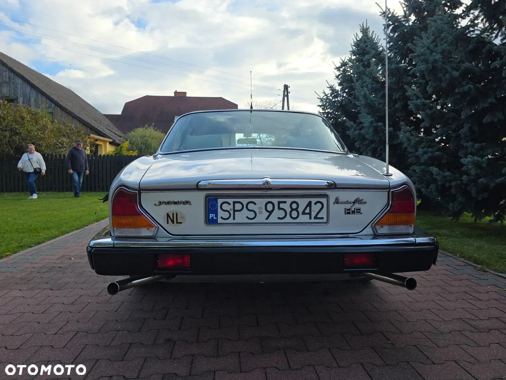 Jaguar XJ - 9