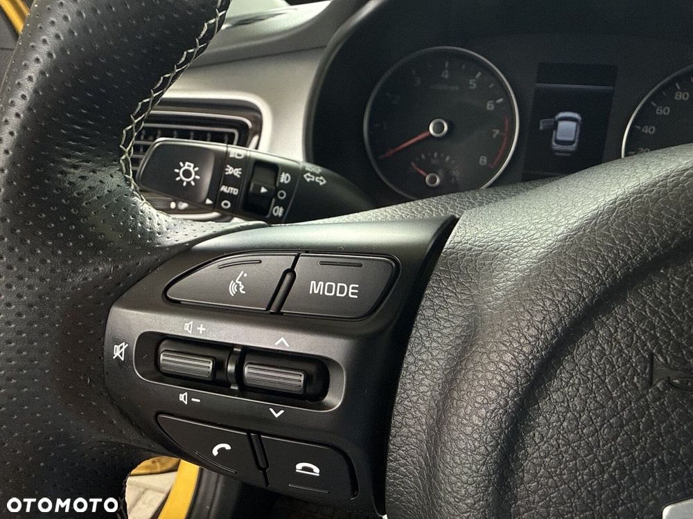 Kia Stonic 1.0 T-GDI Business Line - 14