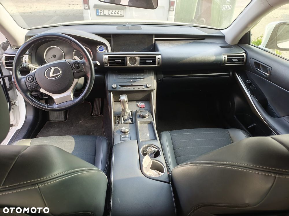 Lexus IS 300h Elite - 13