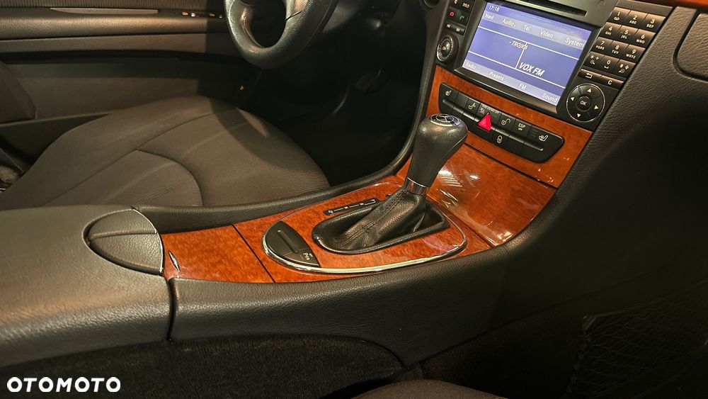 Mercedes-Benz Klasa E - 32