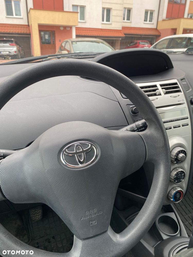 Toyota Yaris 1.0 VVT-i Luna - 12