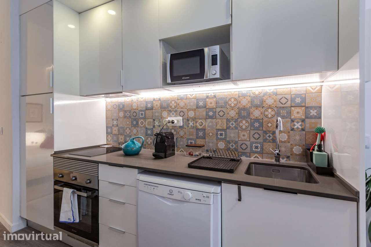 Apartamento T1 em Santa Apolónia - Grande imagem: 2/28