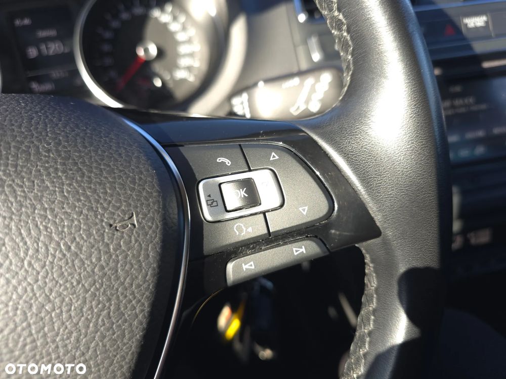 Volkswagen Polo 1.2 TSI Comfortline - 25