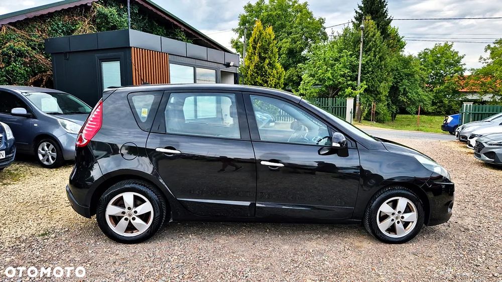 Renault Scenic 1.6 16V Luxe Privilege - 9