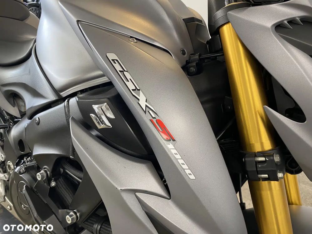 Suzuki GSX 1000 - 9