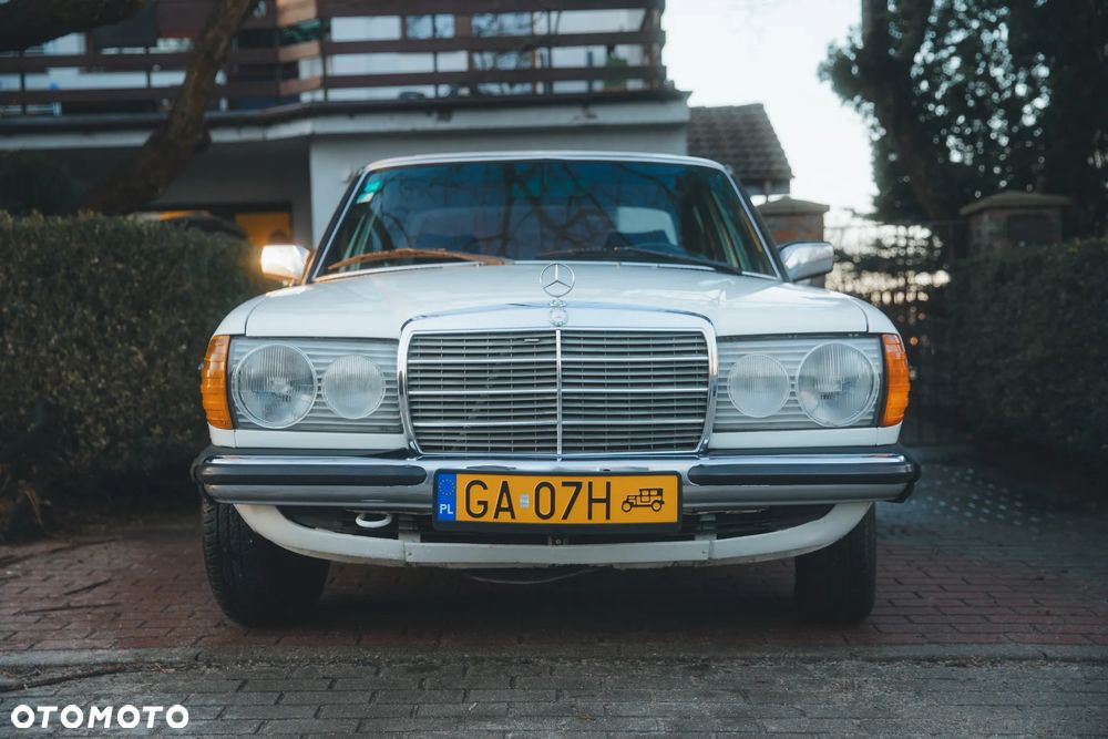 Mercedes-Benz W123 - 5