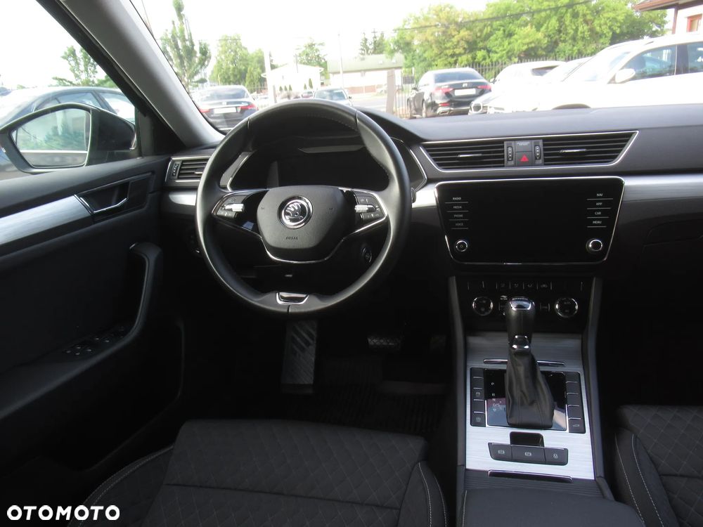 Skoda Superb 2.0 TSI Ambition DSG - 11