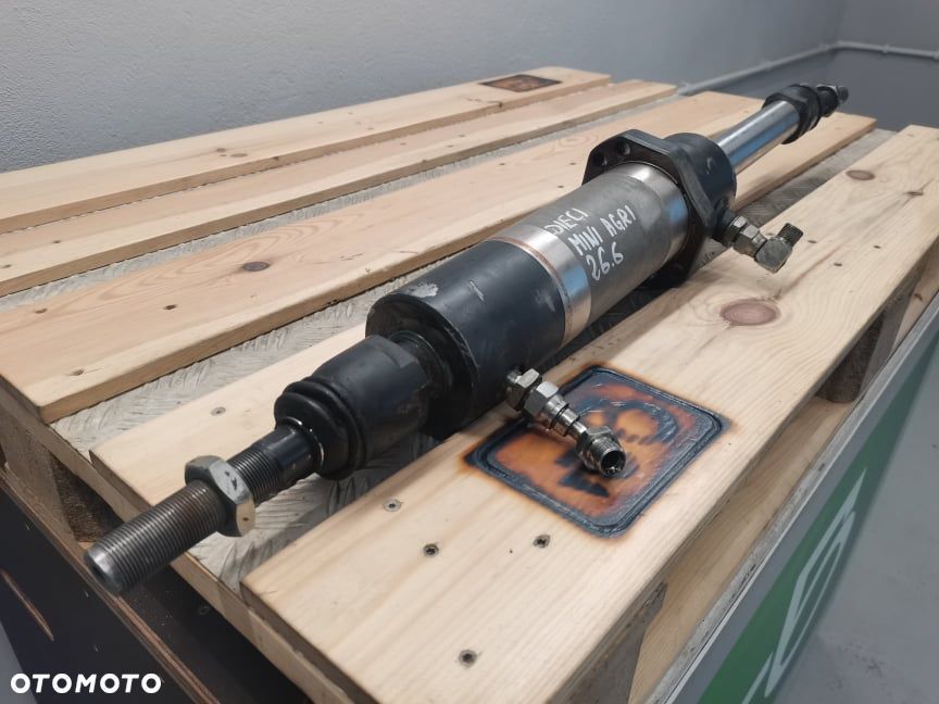 Cylinder hydrauliczny wspomagania Dieci 26.6 Mini Agri {Spicer tył} - 1
