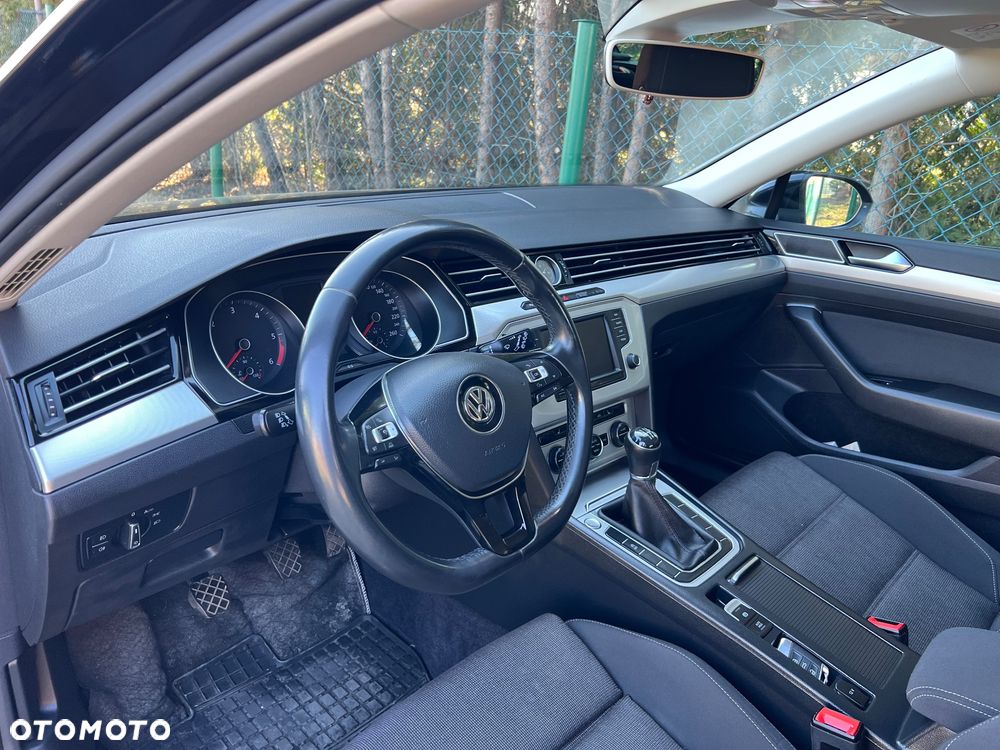 Volkswagen Passat 2.0 TDI (BlueMotion Technology) Comfortline - 12