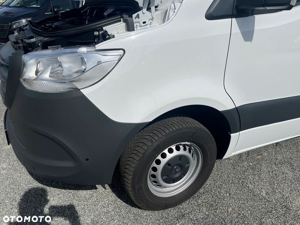 Mercedes-Benz Sprinter - 12